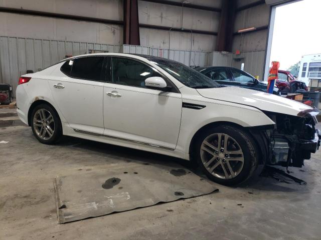 5XXGR4A66DG163657 - 2013 KIA OPTIMA SX WHITE photo 4