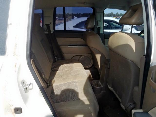 1J8FT47007D241809 - 2007 JEEP COMPASS WHITE photo 6