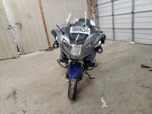 WB10A1301GZ195561 - 2016 BMW R1200 RT BLUE photo 2