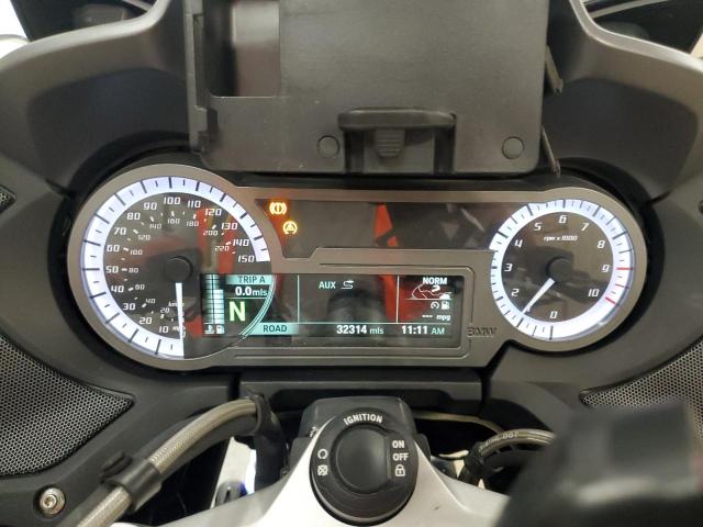 WB10A1301GZ195561 - 2016 BMW R1200 RT BLUE photo 7