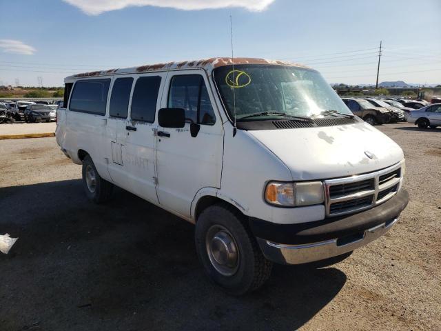 2B5WB35Z4VK520889 - 1997 DODGE RAM WAGON B3500 WHITE photo 4