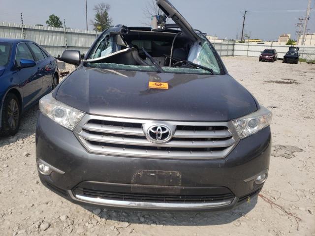 5TDBK3EH6DS277645 - 2013 TOYOTA HIGHLANDER BASE GRAY photo 5