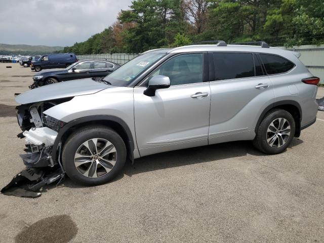 5TDGZRBH6NS560816 - 2022 TOYOTA HIGHLANDER XLE Silber Foto 1