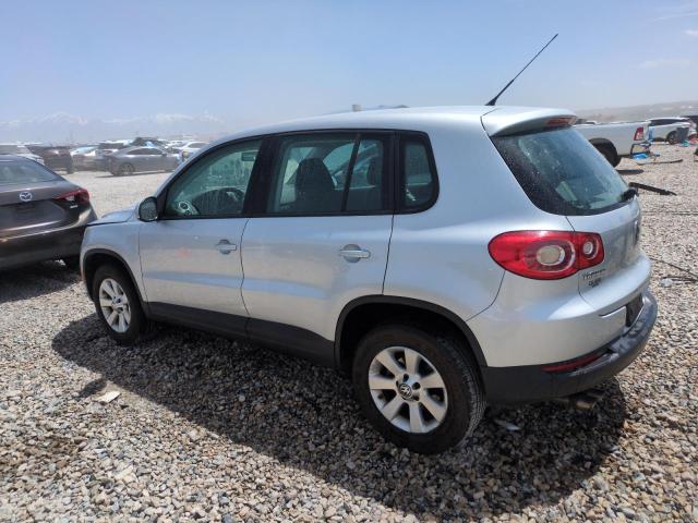 WVGAV75N69W001792 - 2009 VOLKSWAGEN TIGUAN S SILVER photo 2