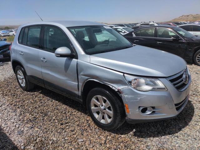 WVGAV75N69W001792 - 2009 VOLKSWAGEN TIGUAN S SILVER photo 4