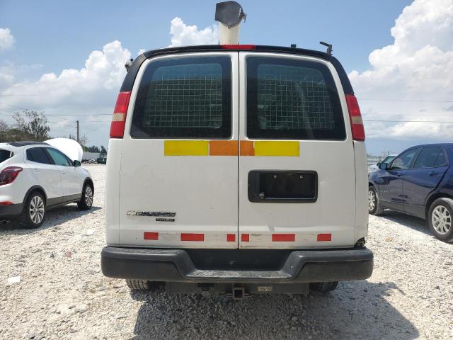 1GCWGFCA8D1141783 - 2013 CHEVROLET EXPRESS G2 WHITE photo 6