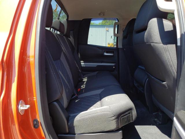 5TFUY5F18HX595058 - 2017 TOYOTA TUNDRA DOUBLE CAB SR/SR5 ORANGE photo 10
