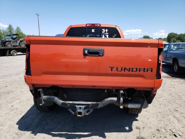 5TFUY5F18HX595058 - 2017 TOYOTA TUNDRA DOUBLE CAB SR/SR5 ORANGE photo 6