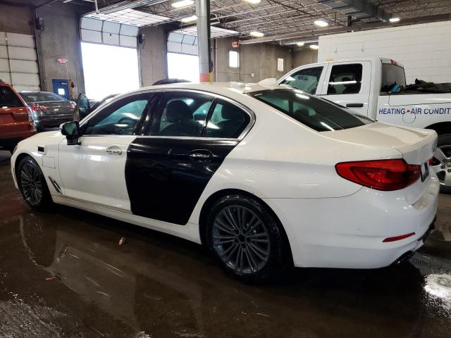 WBAJE7C57JWC57290 - 2018 BMW 540 XI WHITE photo 2