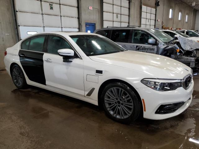 WBAJE7C57JWC57290 - 2018 BMW 540 XI WHITE photo 4