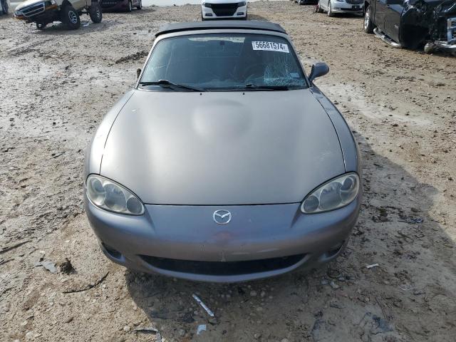 JM1NB353320227996 - 2002 MAZDA MX-5 MIATA BASE SILVER photo 5