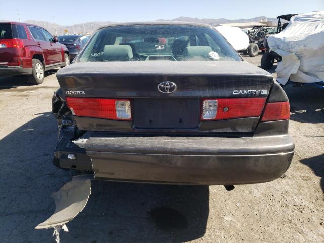 JT2BG22K7Y0522806 - 2000 TOYOTA CAMRY CE GRAY photo 6