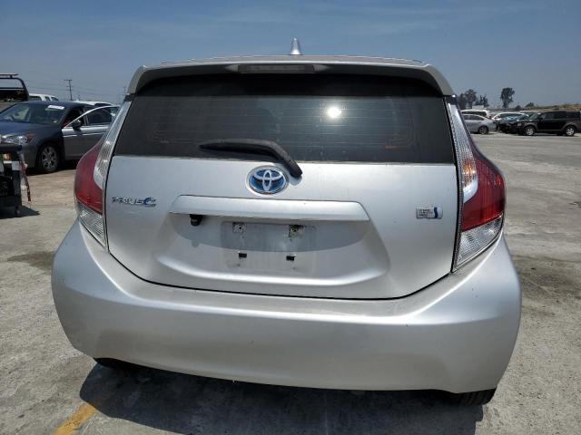 JTDKDTB37F1583563 - 2015 TOYOTA PRIUS C SILVER photo 6