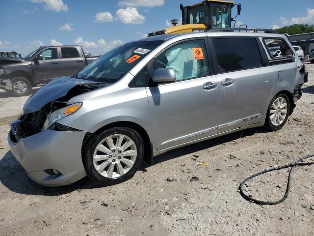 2013 TOYOTA SIENNA XLE, null
