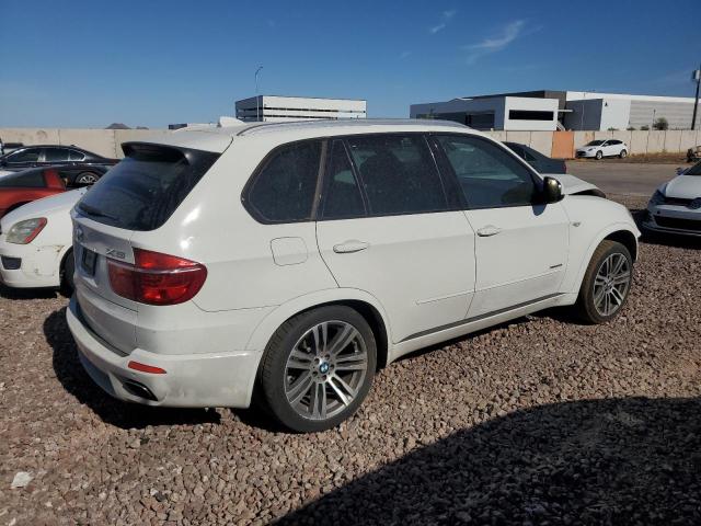 5UXZV8C56CL423049 - 2012 BMW X5 XDRIVE50I WHITE photo 3