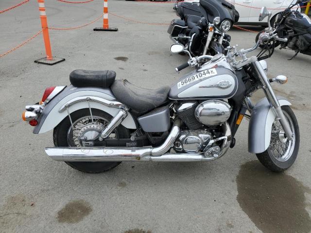 JH2RC44611M450732 - 2001 HONDA VT750 CD2 银色 照片 1