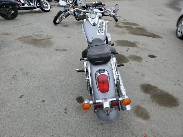 JH2RC44611M450732 - 2001 HONDA VT750 CD2 银色 照片 4