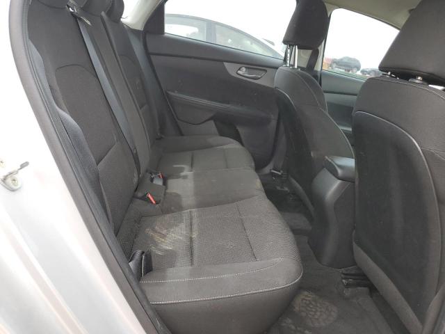 3KPF24AD8ME310021 - 2021 KIA FORTE FE SILVER photo 10