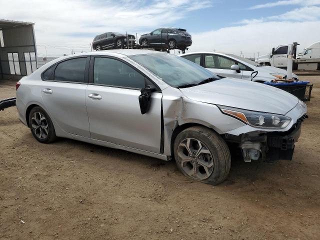 3KPF24AD8ME310021 - 2021 KIA FORTE FE SILVER photo 4