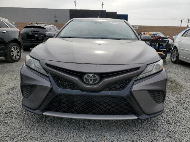 4T1B61HK6KU212959 - 2019 TOYOTA CAMRY XSE CHARCOAL photo 5