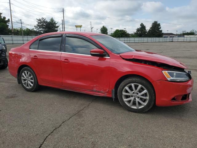 3VWD07AJ5EM436622 - 2014 VOLKSWAGEN JETTA SE RED photo 4