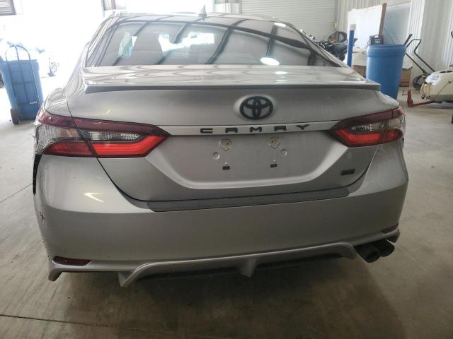 4T1T11AK6PU726590 - 2023 TOYOTA CAMRY SE NIGHT SHADE SILVER photo 6