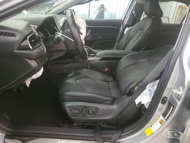 4T1T11AK6PU726590 - 2023 TOYOTA CAMRY SE NIGHT SHADE SILVER photo 7