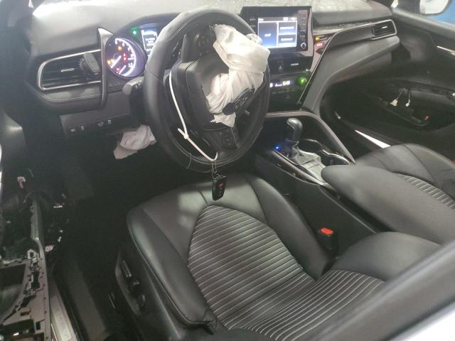 4T1T11AK6PU726590 - 2023 TOYOTA CAMRY SE NIGHT SHADE SILVER photo 8