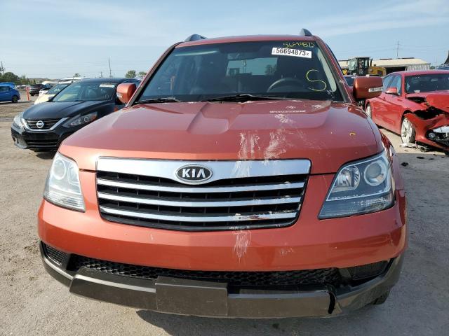 KNDJJ741395022233 - 2009 KIA BORREGO LX ORANGE photo 5