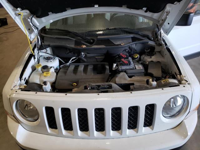 1C4NJRFB9GD523455 - 2016 JEEP PATRIOT LATITUDE WHITE photo 11