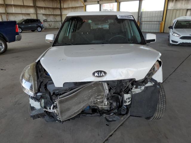 KNDJT2A51D7583533 - 2013 KIA SOUL WHITE photo 5