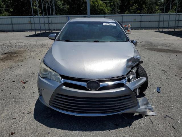 4T4BF1FK3FR464117 - 2015 TOYOTA CAMRY LE SILVER photo 5