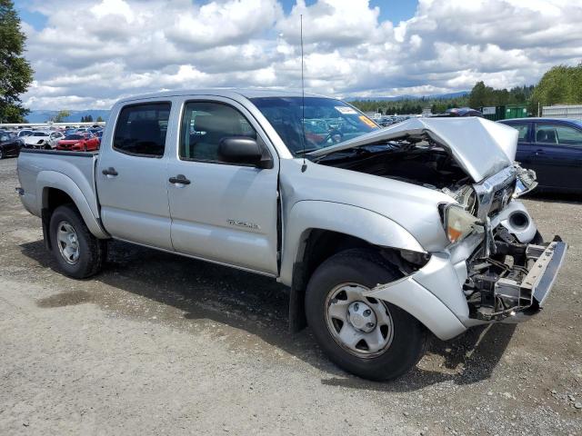 5TFJX4GN2BX001184 - 2011 TOYOTA TACOMA DOUBLE CAB SILVER photo 4