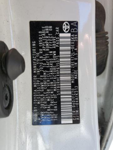 5YFBURHEXHP615075 - 2017 TOYOTA COROLLA L WHITE photo 12