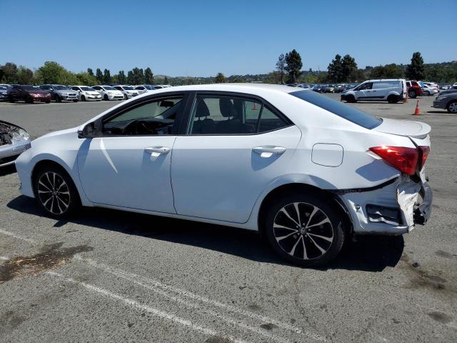 5YFBURHEXHP615075 - 2017 TOYOTA COROLLA L WHITE photo 2