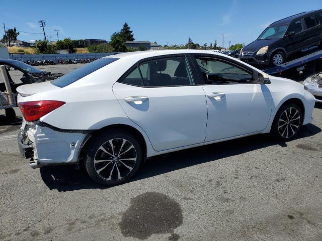 5YFBURHEXHP615075 - 2017 TOYOTA COROLLA L WHITE photo 3