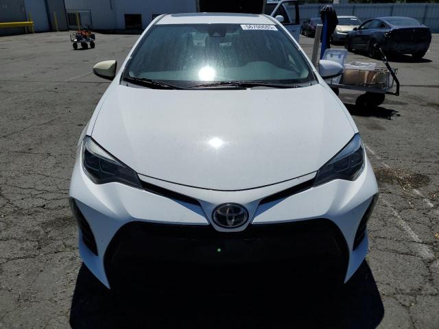 5YFBURHEXHP615075 - 2017 TOYOTA COROLLA L WHITE photo 5
