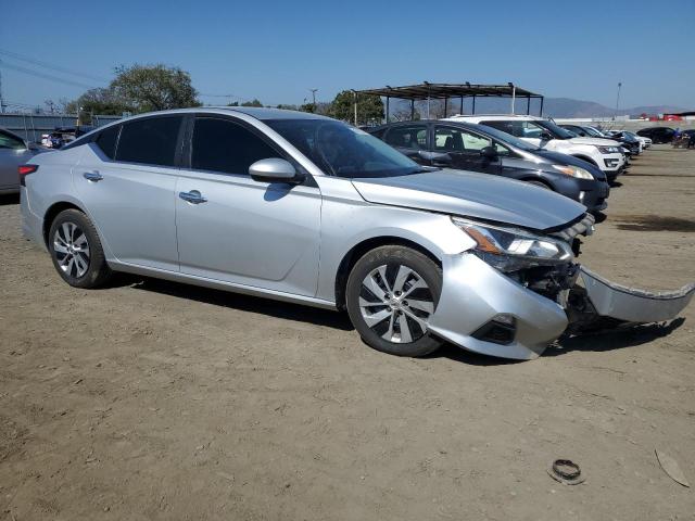 1N4BL4BV9LC207236 - 2020 NISSAN ALTIMA S SILVER photo 4