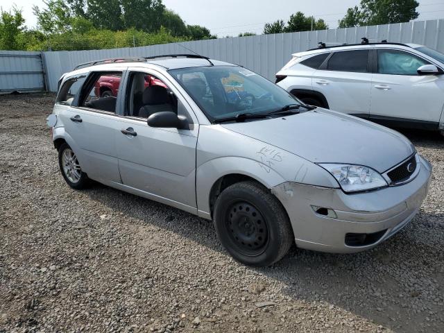 1FAHP36N47W186044 - 2007 FORD FOCUS ZXW SILVER photo 4