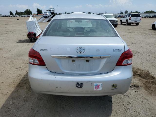 JTDBT923884041346 - 2008 TOYOTA YARIS SILVER photo 6