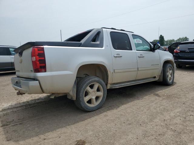 3GNTKFE30BG363840 - 2011 CHEVROLET AVALANCHE LT SILVER photo 3