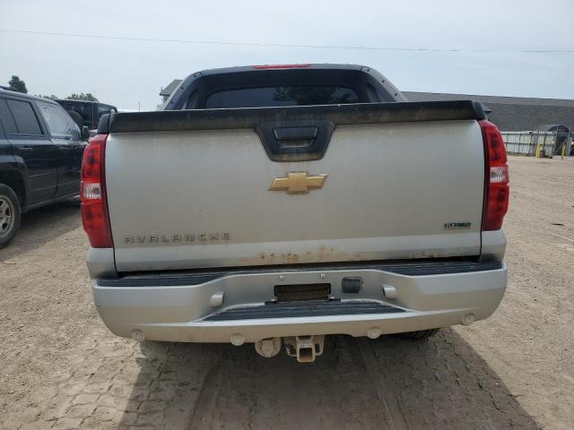 3GNTKFE30BG363840 - 2011 CHEVROLET AVALANCHE LT SILVER photo 6