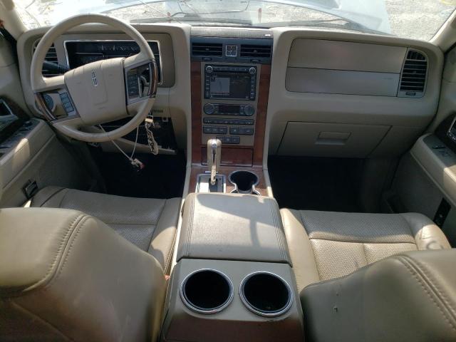 5LMJJ2J52DEL04813 - 2013 LINCOLN NAVIGATOR თეთრი ფოტო 8