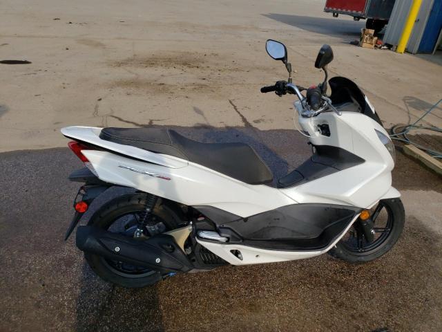 RLHKF1809FY002163 - 2015 HONDA PCX 150 WHITE photo 10