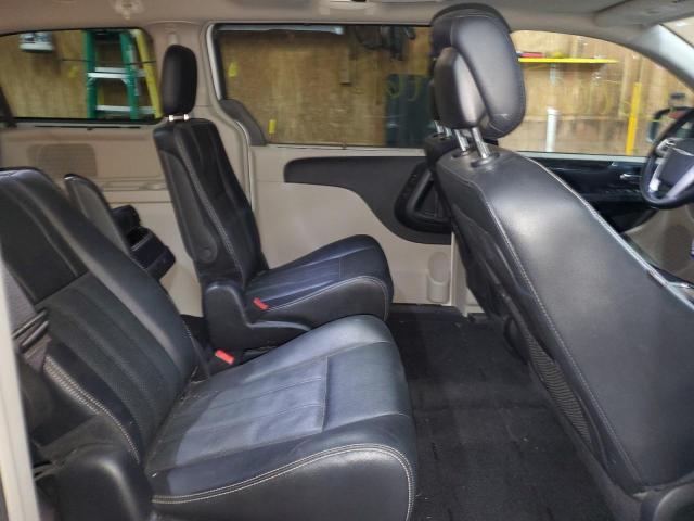 2C4RC1CG0GR174874 - 2016 CHRYSLER TOWN & COU TOURING L WHITE photo 11