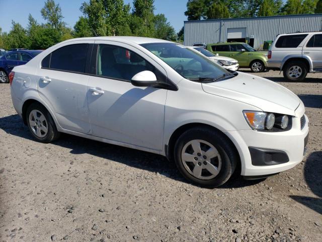 1G1JA5SG8E4210489 - 2014 CHEVROLET SONIC LS WHITE photo 4