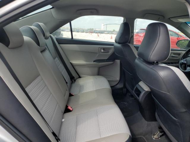 4T1BF1FK9FU973820 - 2015 TOYOTA CAMRY SE LE 银色 照片 10