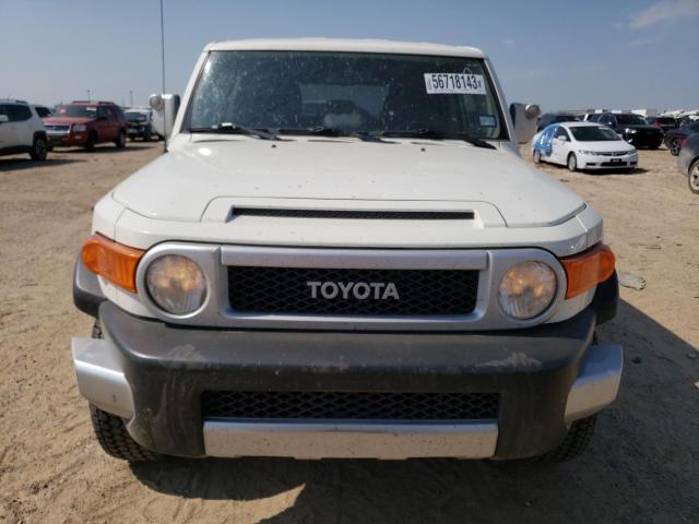 JTEBU4BF6DK158581 - 2013 TOYOTA FJ CRUISER WHITE photo 5