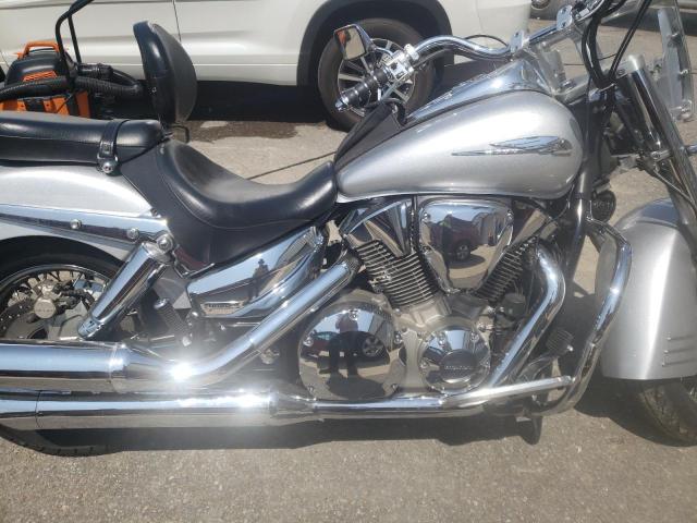 1HFSC52156A300659 - 2006 HONDA VT1300 S SILVER photo 11