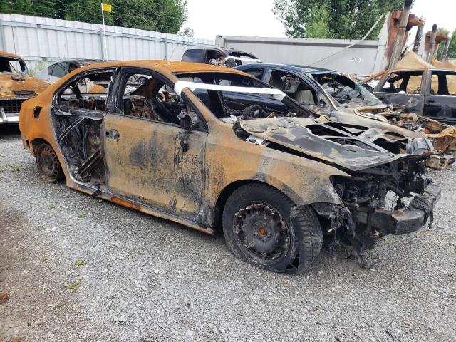 3VW2K7AJ6FM277533 - 2015 VOLKSWAGEN JETTA BASE 烧焦的 照片 4